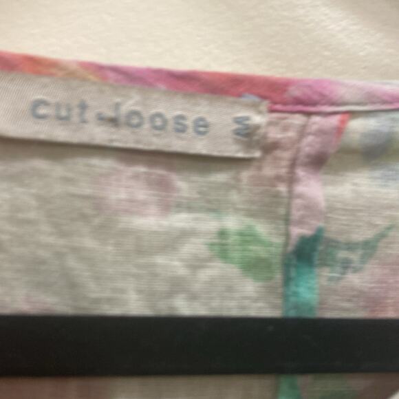 Cut loose women’s size Medium floral print linen blouse top - Picture 2 of 4